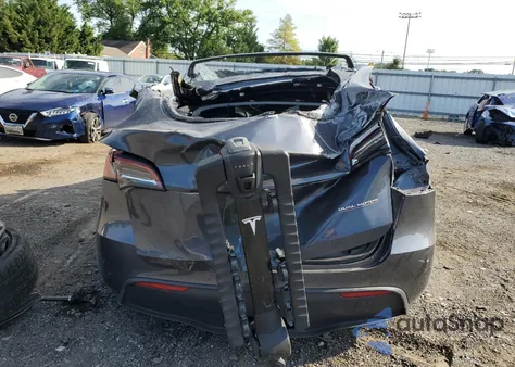 2022 Tesla Model Y из США, поврежденный, VIN 7SAYGDEF8NF546690